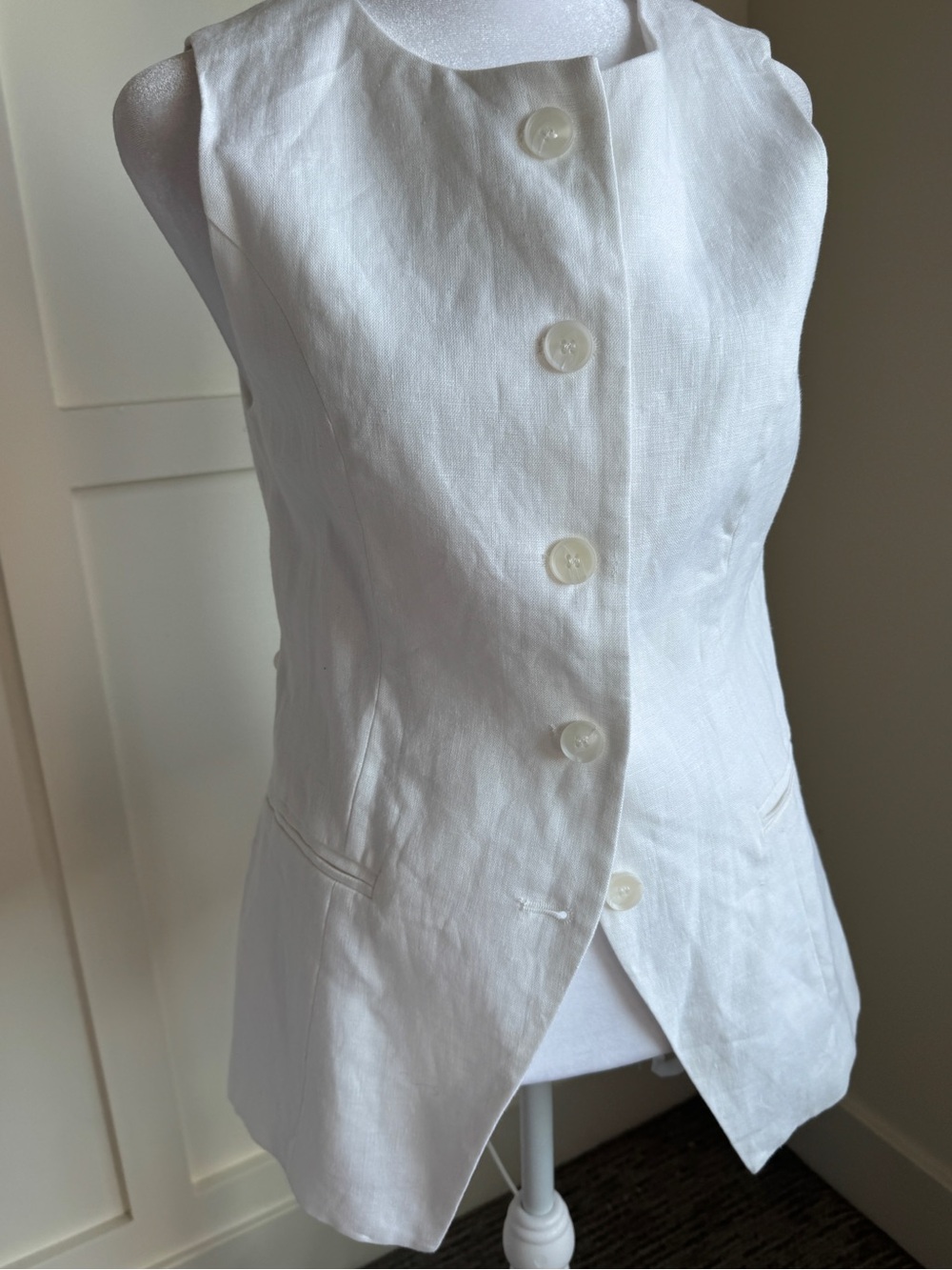 DISSH White Sleeveless Button-Front Linen Tunic